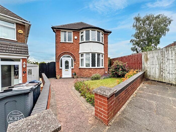3 Bedroom Detached House For Sale In Hilliards Croft., Great Barr, Birmingham, B42