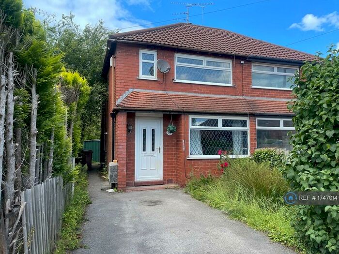 2 Bedroom Semi-Detached House To Rent In Princess Road, Rochdale, OL16