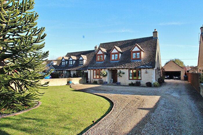 4 Bedroom Detached House For Sale In Brize Norton Road, Minster Lovell, OX29