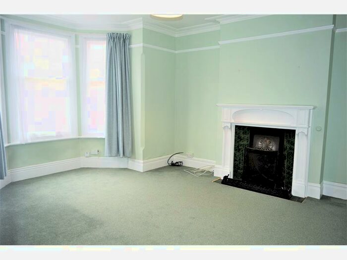 2 Bedroom Flat To Rent In St Annes Road, Caversham, RG4