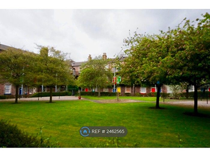 1 Bedroom Flat To Rent In Rosemount Buildings, Edinburgh, EH3