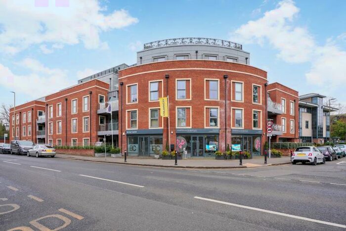 3 Bedroom Apartment To Rent In Landmark Court, Queens Road, Weybridge, Surrey, KT13