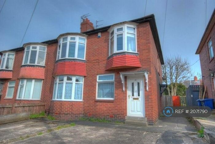 3 Bedroom Flat To Rent In Ovington Grove, Newcastle Upon Tyne, NE5