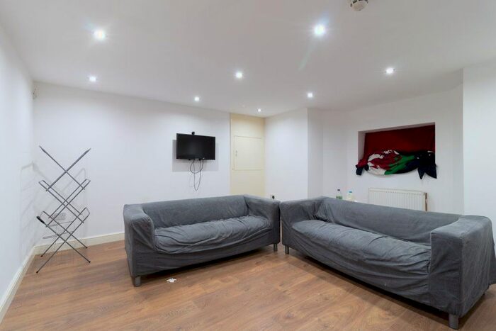 8 Bedroom Property To Rent In Estcourt Terrace, West Yorkshire, Leeds, LS6