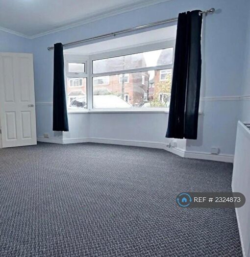 3 Bedroom Semi-Detached House To Rent In Bury, Bury, BL9