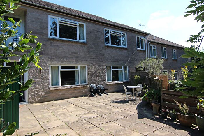 2 Bedroom Flat To Rent In Pine Court, Chew Magna, Bristol, BS40