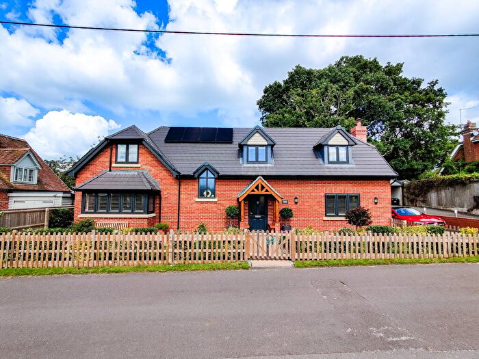 4 Bedroom Detached House For Sale In Poplar Lane, Bransgore, Christchurch, BH23