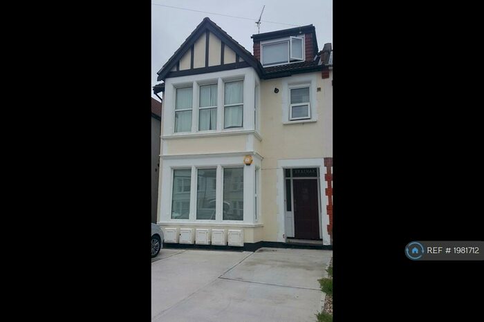 1 Bedroom Flat To Rent In Meteor Road, Westcliff-On-Sea, SS0