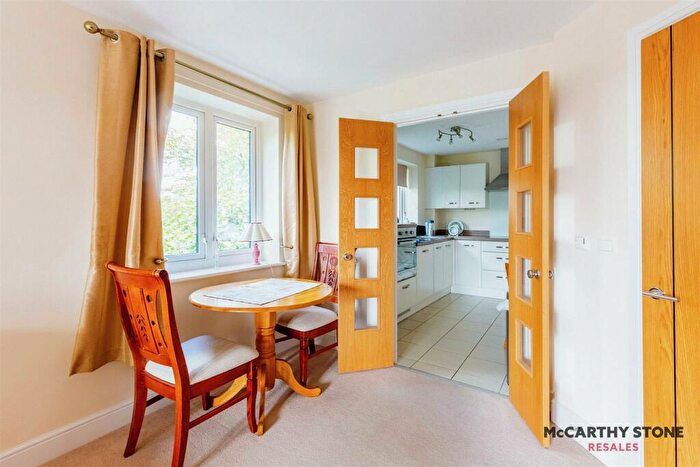 1 Bedroom Apartment For Sale In Wardington Court, Welford Road, Northampton, NN2
