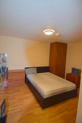 Studio To Rent In Greenford Road, Greenford, UB6