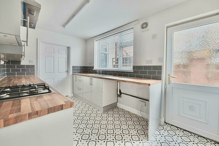 3 Bedroom End Of Terrace House To Rent In Daubney Street, DN35