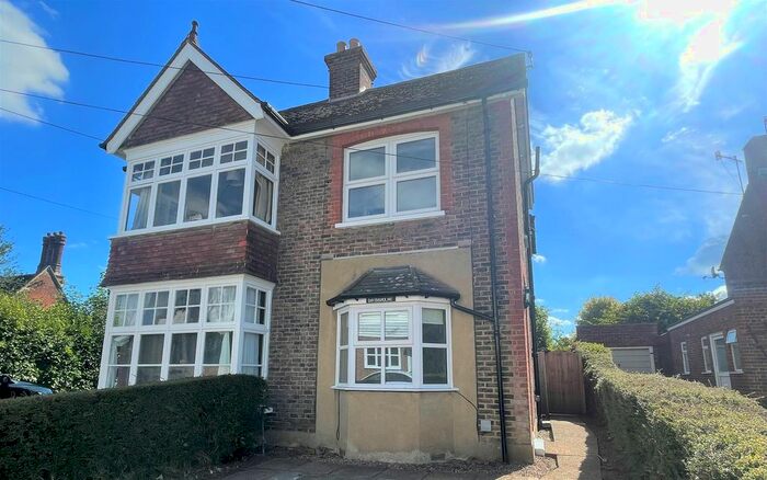 2 Bedroom Semi-Detached House To Rent In Vicarage Road, Yalding, Maidstone, ME18