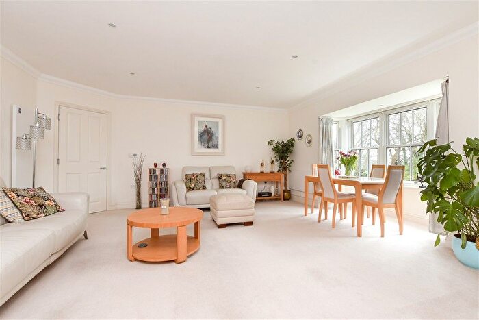 2 Bedroom Flat For Sale In Beech Road, Reigate, Surrey, RH2