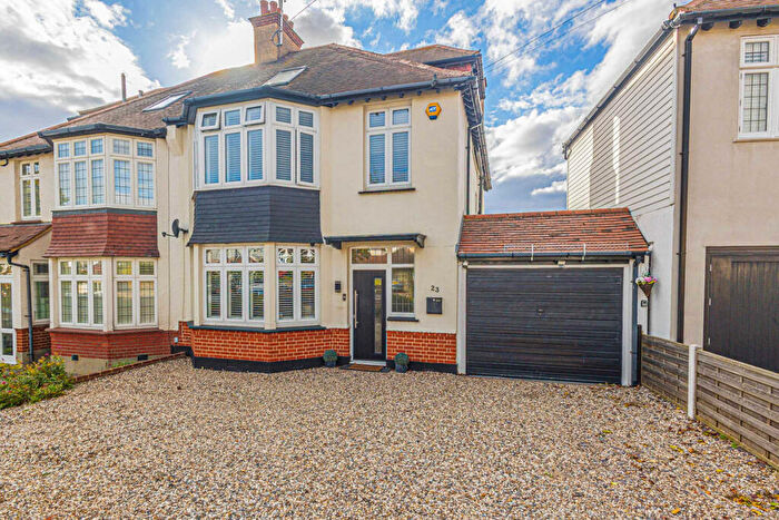 4 Bedroom Semi Detached House For Sale In Wellstead Gardens, Westcliff-on-sea, SS0