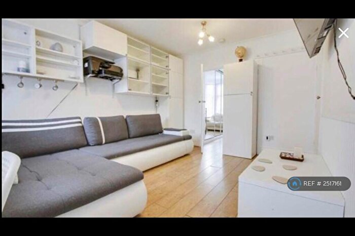 1 Bedroom Flat To Rent In Peel Road, Milton Keynes, MK12