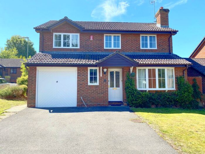 3 Bedroom Detached House To Rent In Kings Worthy, SO23