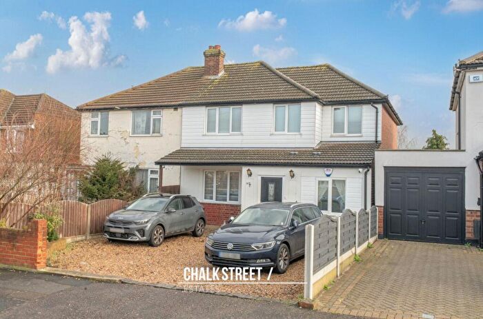 4 Bedroom Semi Detached House For Sale In Lawns Way, Collier Row, RM5