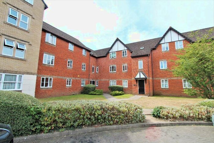 2 Bedroom Flat To Rent In Rembrandt Way, Reading, Reading, RG1