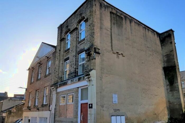 1 Bedroom Flat To Rent In Union Street, Dewsbury WF13