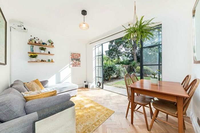 1 Bedroom Flat For Sale In Consort Road, Peckham, SE15