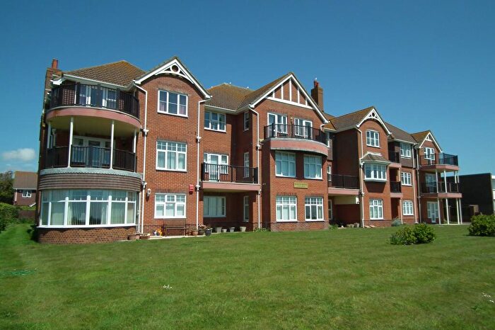 2 Bedroom Flat To Rent In Barton House, Marine Drive, Barton On Sea, Hampshire., BH25
