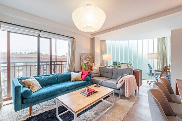2 Bedroom Flat For Sale In Graham Street, Angel, N1