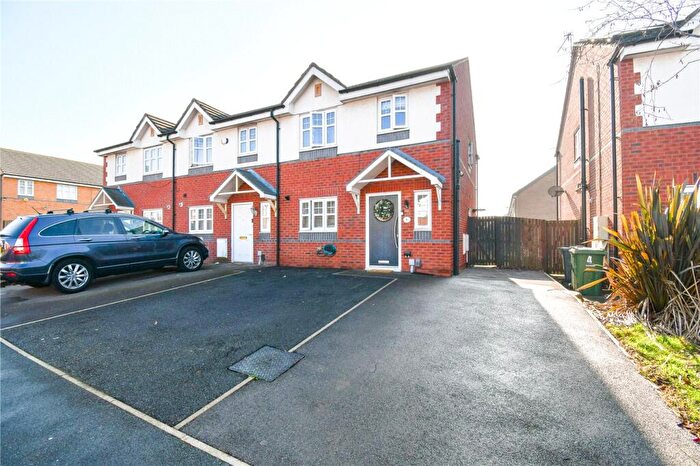 3 Bedroom Semi Detached House For Sale In Hutchinson Close, Prenton, Merseyside, CH43