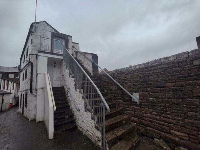 1 Bedroom Flat To Rent In White Hart Yard, Penrith, CA11