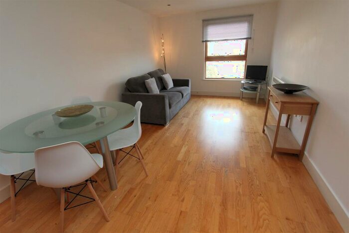 2 Bedroom Flat To Rent In Magellan House, Leeds Dock, LS10