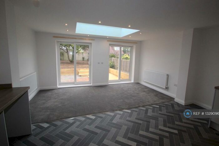 3 Bedroom Semi-Detached House To Rent In Park Road, Quarry Bank, Brierley Hill, DY5