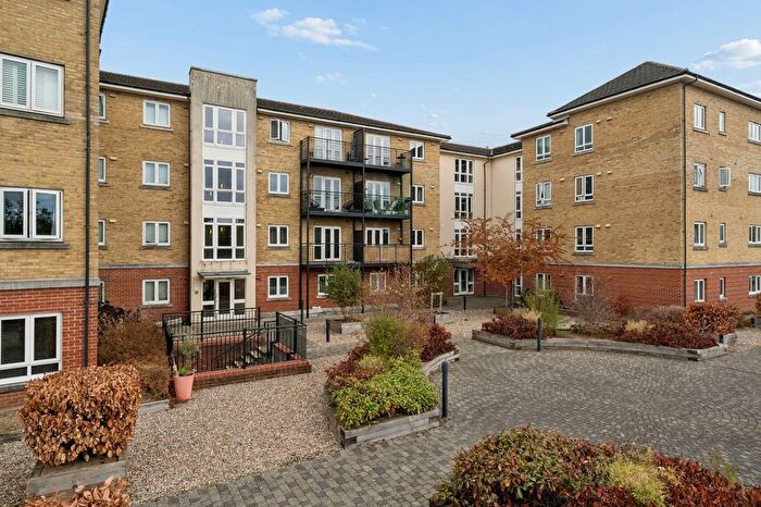 2 Bedroom Flat For Sale In Tadros Court, High Wycombe, HP13