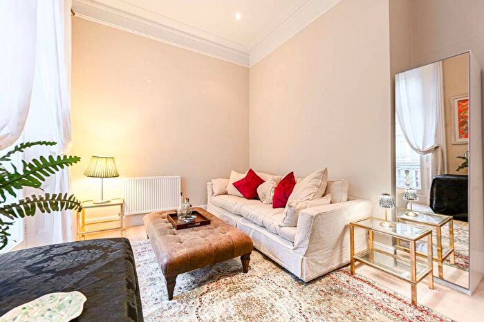 1 Bedroom Flat To Rent In Harcourt Terrace, Chelsea, London, SW10