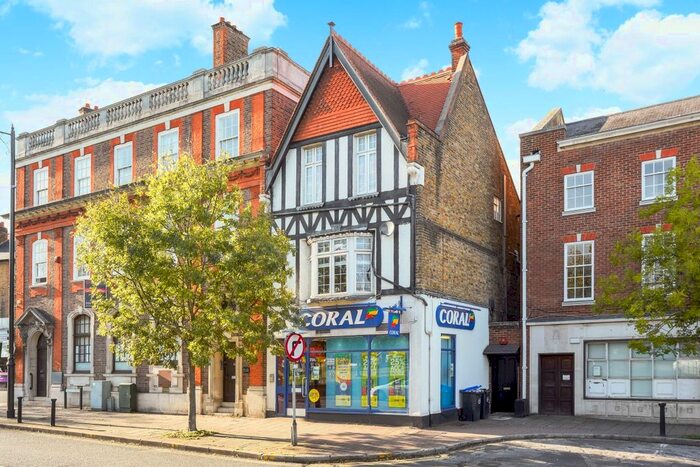 1 Bedroom Flat To Rent In High Street, Esher, KT10