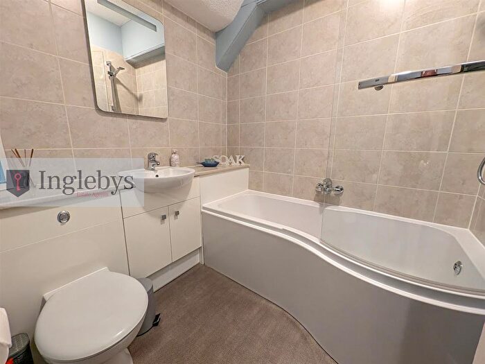 1 Bedroom Flat For Sale In Marine Parade, Saltburn-By-The-Sea, TS12