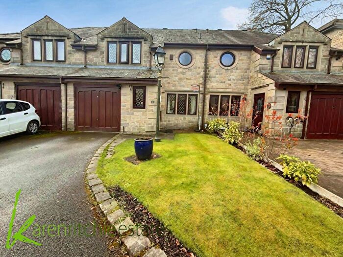 3 Bedroom Semi Detached House For Sale In Capital Close, Bolton, BL1