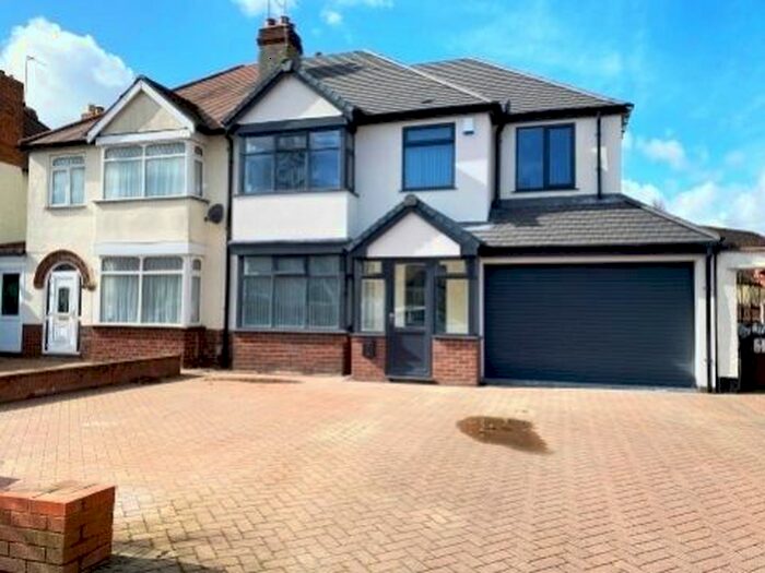 4 Bedroom Semi-Detached House To Rent In Oxbarn Avenue, Bradmore, WV3