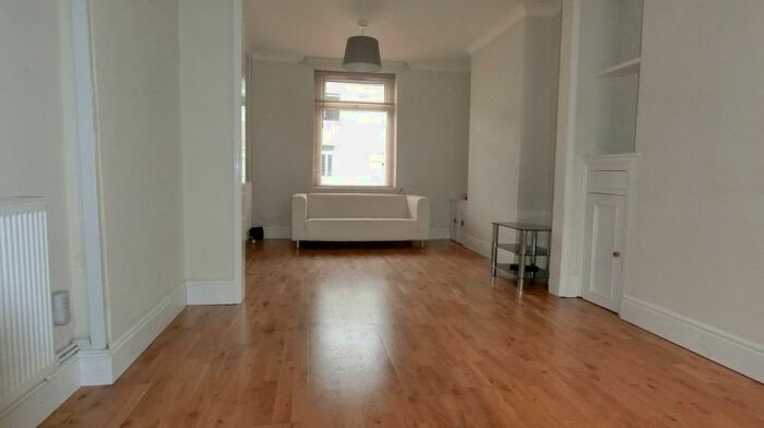 2 Bedroom House To Rent In Glynne Street, Cardiff, CF11