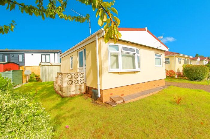 1 Bedroom Mobile/park Home For Sale In Woodlands Park, Almondsbury, BS32