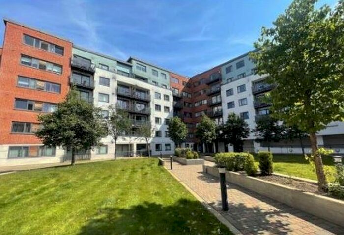 2 Bedroom Flat To Rent In Southwell Park Road, Camberley, GU15