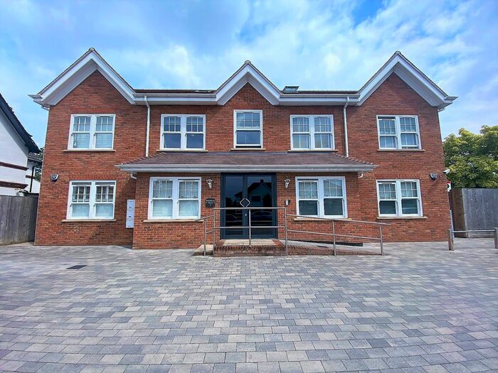 2 Bedroom Flat To Rent In Blackbrook Lane, Bromley BR2