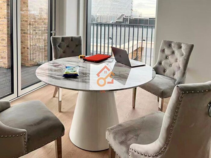 2 Bedroom Flat To Rent In Signature House, Jubilee Walk, London, WC1X