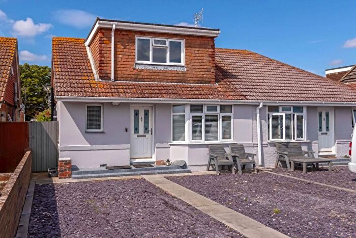 4 Bedroom Chalet For Sale In Bristol Avenue, Lancing, BN15