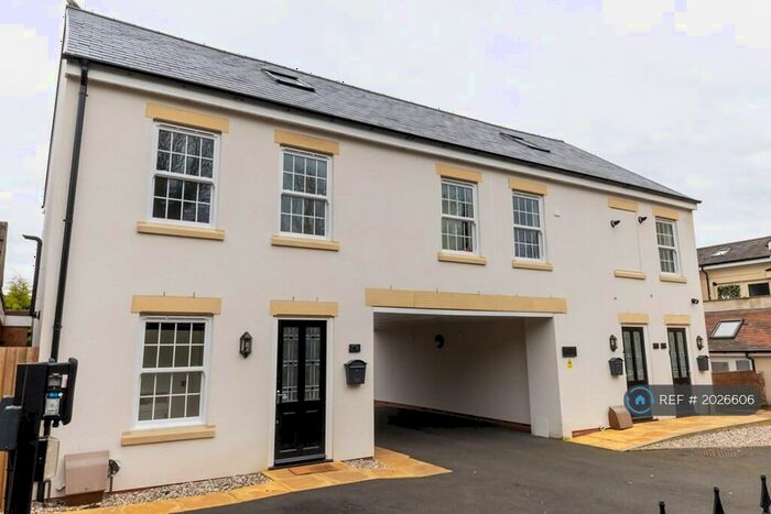 2 Bedroom Flat To Rent In Red Hill, Stourbridge, DY8
