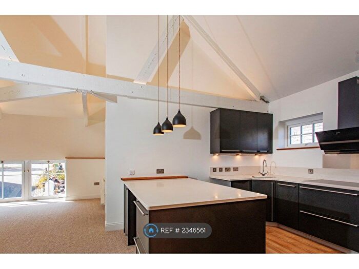 2 Bedroom Flat To Rent In Wood Street, Penzance, TR18