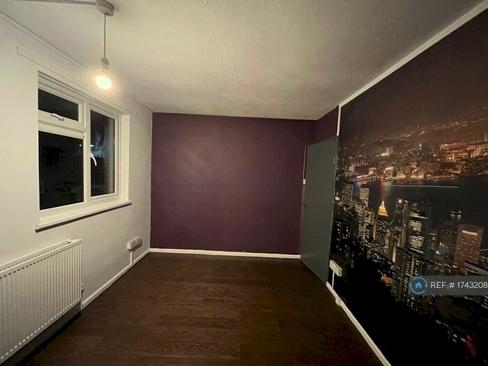 2 Bedroom Maisonette To Rent In Reynolds Court, London, E11