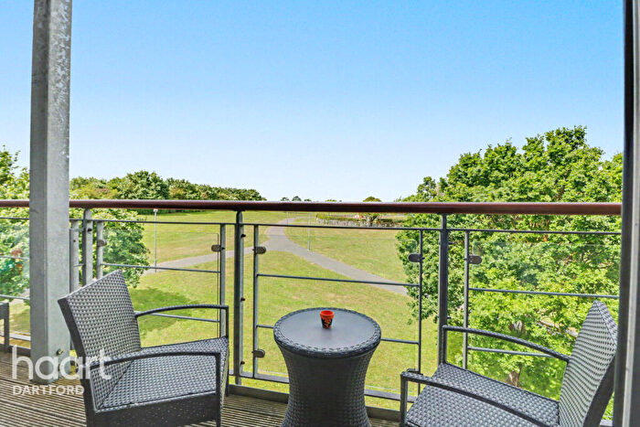 2 Bedroom Apartment For Sale In Skylark Avenue, Greenhithe, DA9