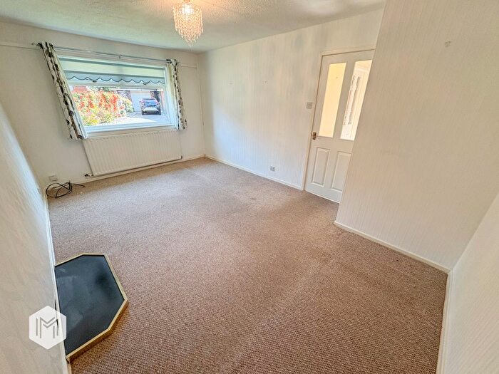 2 Bedroom Bungalow For Sale In Flaxley Close, Birchwood, Warrington, Cheshire, WA3