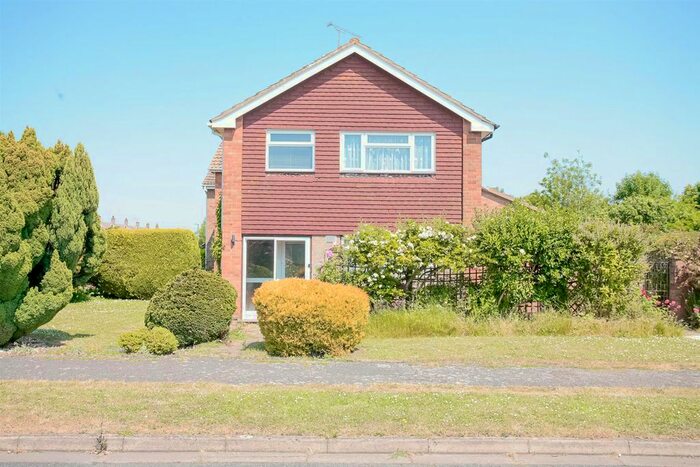 3 Bedroom End Of Terrace House To Rent In Hawthorn Crescent, Grove, Wantage, OX12