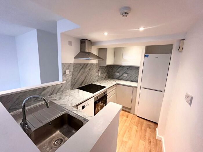 1 Bedroom Flat To Rent In Bedford Square, Brighton, BN1