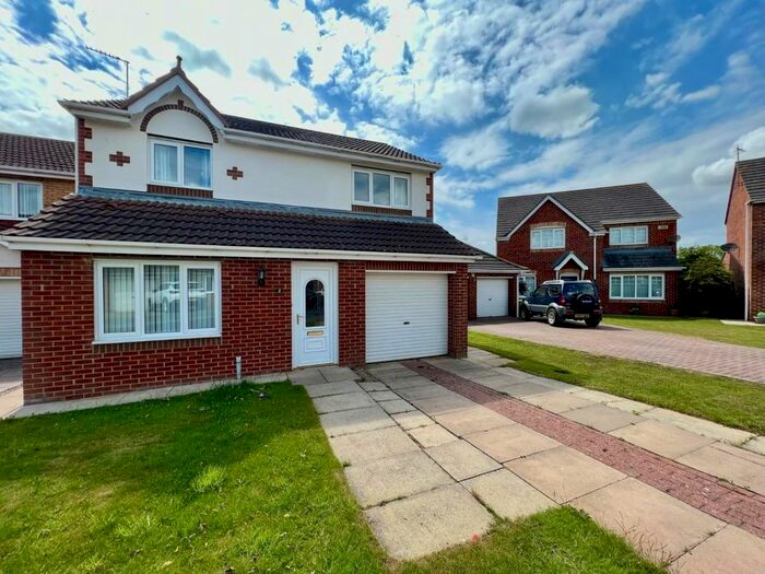 Houses for sale & to rent in TS18 3NN, Densham Drive, Parkfield And